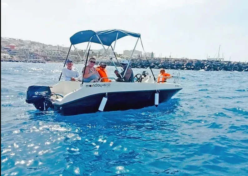 Moonday sailing itself - Image 2