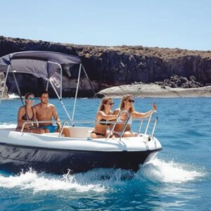 Moonday sailing itself