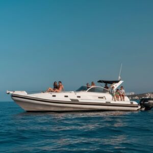 Opera 33 Private boat